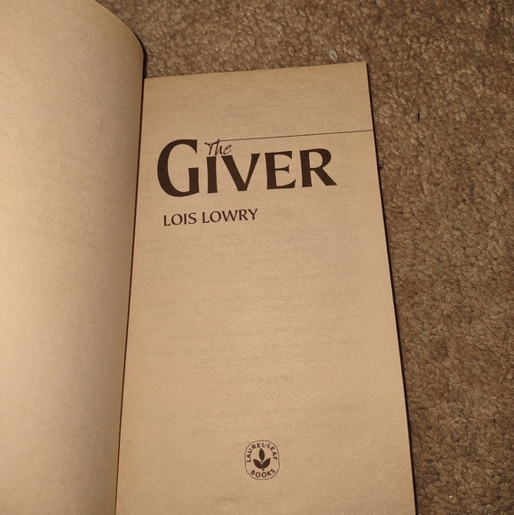 "The Giver" book - Picture 4 of 4